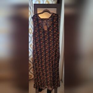 Natural Life Floral Patterned Top